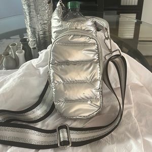 Wanderfull NWOT.crossbody silver puffy water bottle/cell phone holder silver